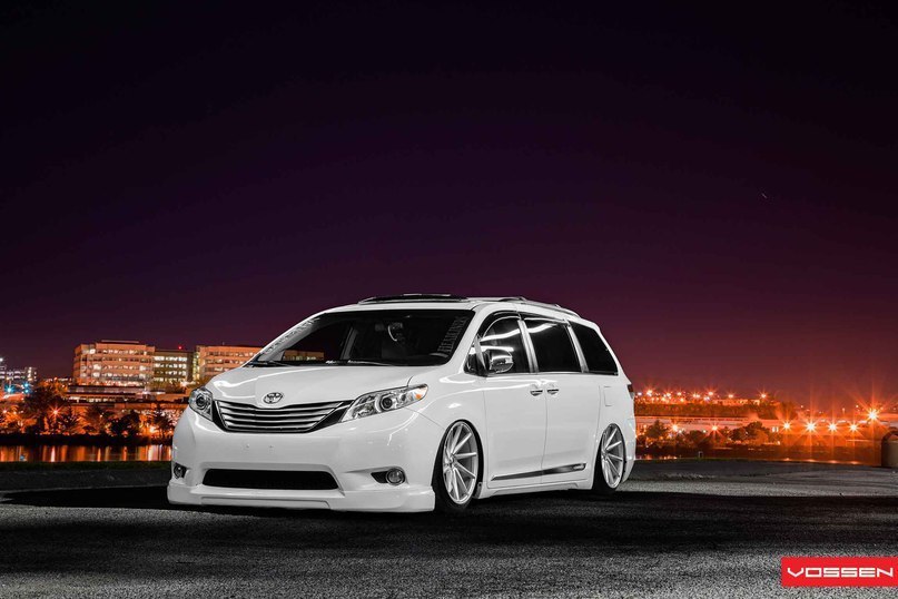 Toyota Sienna - 7