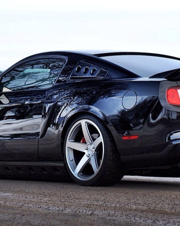 Ford Mustang - 5