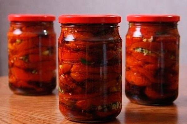 ЗАГОТОВКИ: ПОМИДОРЫ ПО-КОРЕЙСКИ.Ещё планируете заготовить порцию помидор на зиму? Тогда попробуйте ...