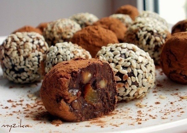 Домашние полезные конфетки. Ингредиенты ( количество продуктов на 17-20 небольших конфеток): курага ...