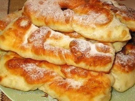 Таратушки на кефире.Ингредиенты:• 1,5 стакана кефира (или простокваши, или кислого молока).• 1 яйцо• ...