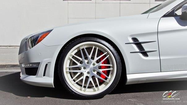 Mercedes-Benz SL63 AMG - 2