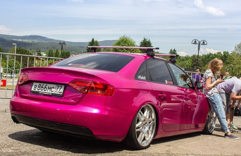 Audi A4.