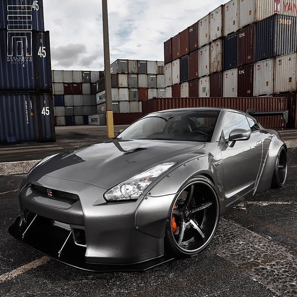 Nissan GT-R