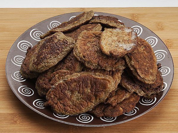 Печеночные оладьи в сметанном соусе. Печёнка – продукт, который любят далеко не все. Аппетитные ... - 4