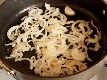 Пеппероната с курицей.Ингредиенты:филе куриной грудки - 500 гмука - 1 ст. л.соль и перец по вкусулук ... - 3