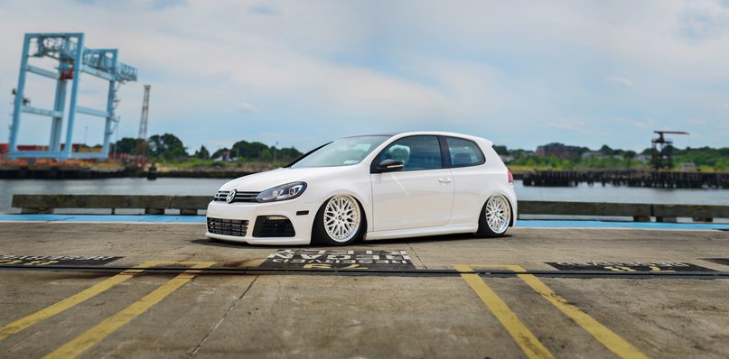 Volkswagen Golf R.