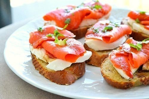 Очень вкусная подборка бутербродов.1. Закусочные бутерброды с печенью трескиИнгредиенты:· печень ... - 8