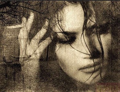 Лариса Рубальская.НЕ ПРОХОДИТЕ МИМО.Женщина курит на лавочкеНа многолюдной улице.Женщине все до ...