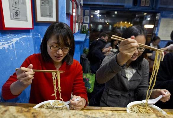 Лапша, исполняющая желания.Ресторан китайской кухни Yume wo Katare в Бостоне (США) имеет в меню ... - 3