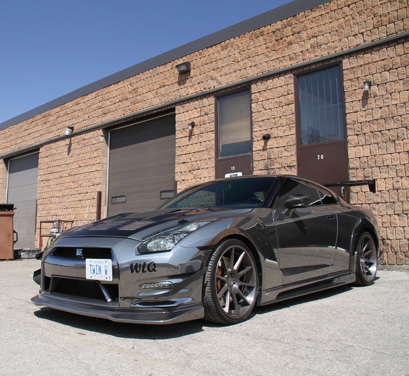 Nissan GT-R.