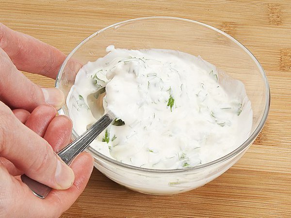Печеночные оладьи в сметанном соусе. Печёнка – продукт, который любят далеко не все. Аппетитные ... - 5