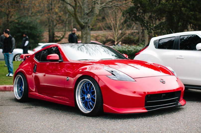 Nissan 370Z.