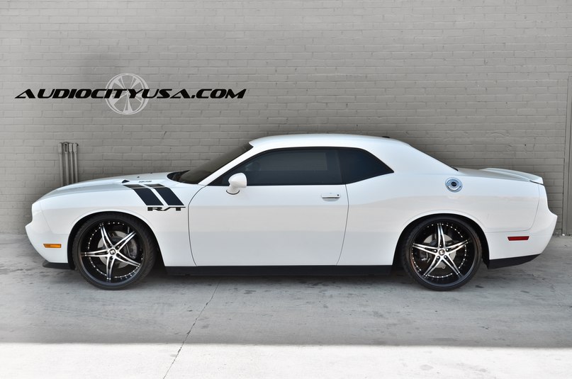 Dodge Challenger R/T. - 3