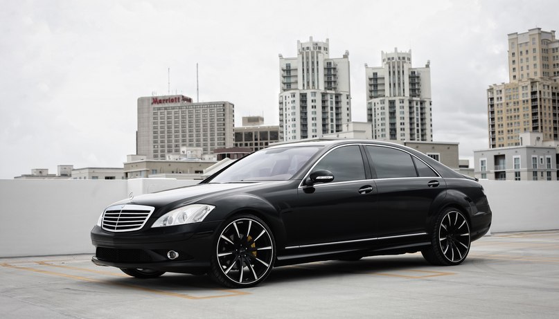 Mercedes-Benz S550.