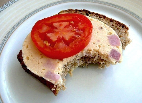 Домашняя куриная колбаса.Натуральная, нежная и вкусная!Ингредиенты:- 500 г куриного филе- 200 г ... - 5