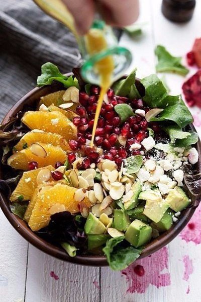 ТОП-5 САЛАТОВ ДЛЯ ЛЕГКОГО УЖИНА.Забирай на стену яблоки + шпинат + грецкие орехи + сельдерей. ... - 5