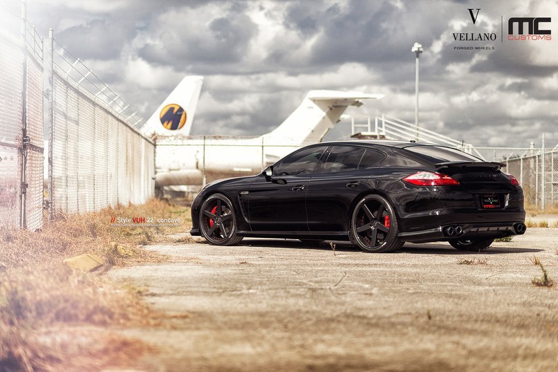 Porsche Panamera Turbo. - 3