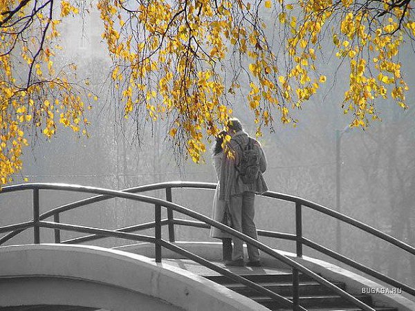Ты там. Я здесь. Два мира. Две судьбы. Висит вопрос в пугающем пространстве. Нам надо дотянуться до ...