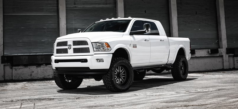 Dodge Ram 2500.