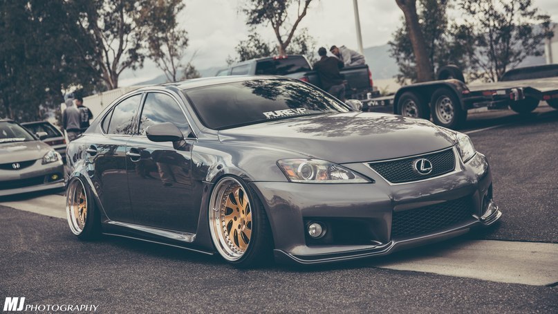 Lexus IS F.