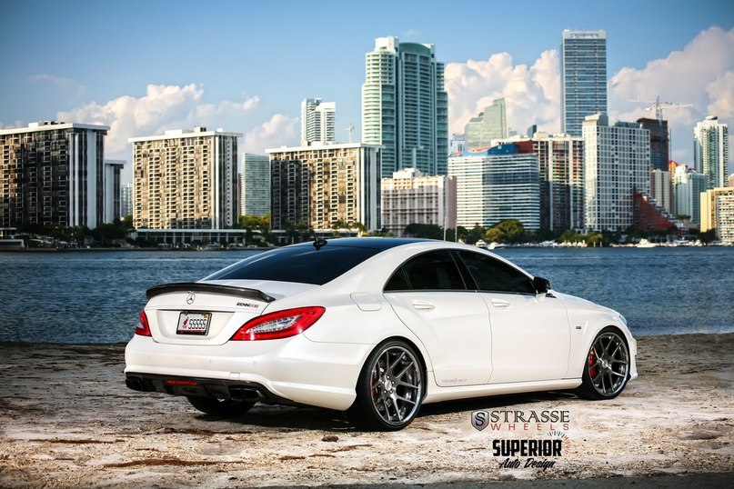 Mercedes-Benz CLS 63 AMG. - 3