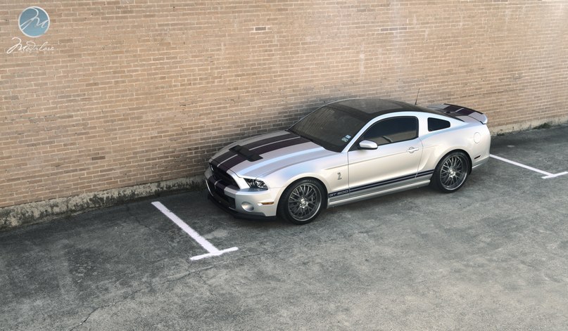 Ford Mustang Shelby GT500.