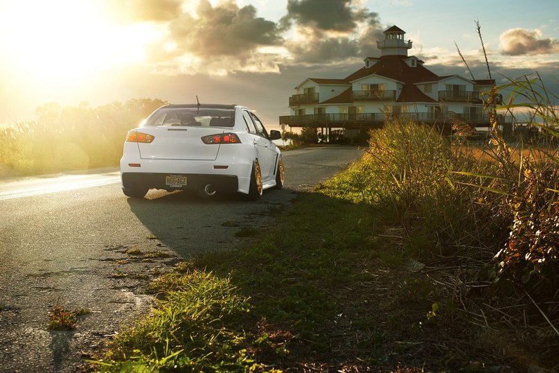 Mitsubishi Lancer Evolution X. - 3
