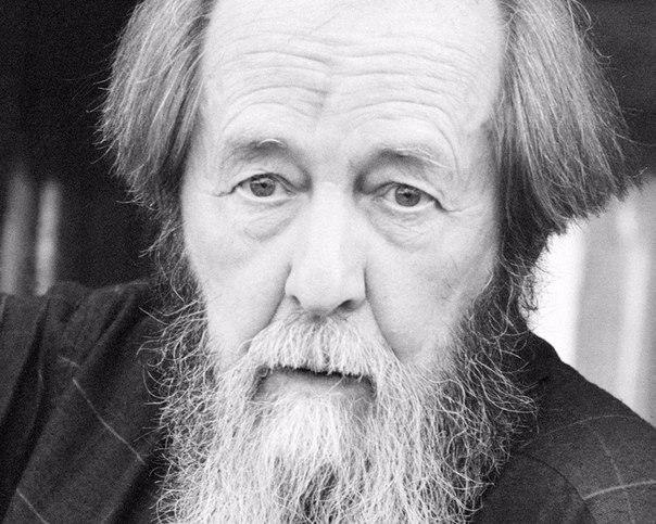 «Самое главное в жизни, все загадки её — хотите, я высыплю вам сейчас? Не гонитесь за призрачным — ...