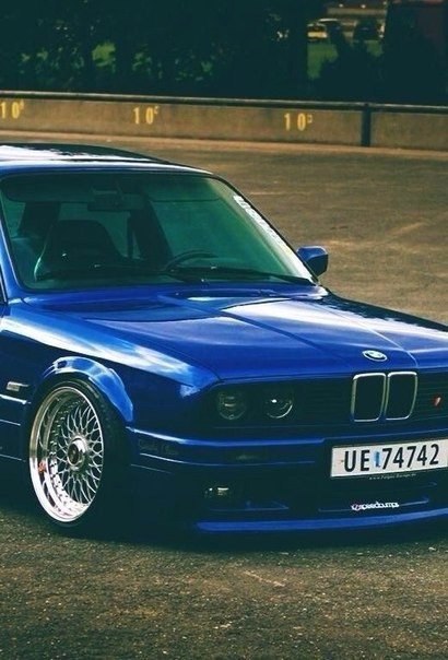   BMW 3 (E30) - 2