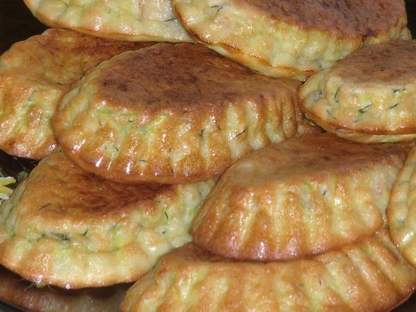 Кабачковые кексики с беконом и зеленью! Светлана Голубева Кабачок-1 шт. Яйца-2 шт. Мука-3 стол.л. ...