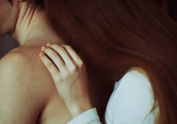 Береги ту,что за тебя плачет... Бог бережёт тебя за её слёзы.