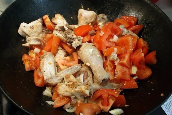 Чахохбили из курицы.Калорийность на 100 гр - 110 ккалИНГРЕДИЕНТЫ (на 4 порции):Курица (использовать ...