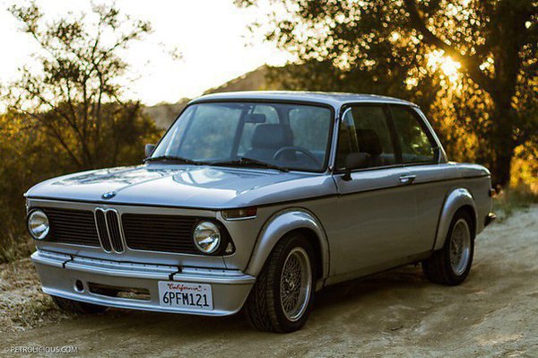 BMW 2002: нестареющая легенда. BMW 2002 является одним из самых известных автомобилей в истории ...