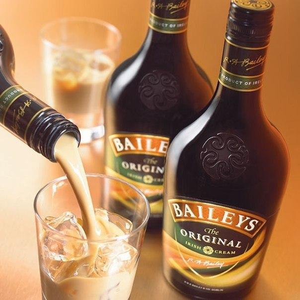 Готовим Baileys дома. Ингредиенты: водки 180 г банка сгущенки 400 г 2 пачки "Чудо шоколадное ...