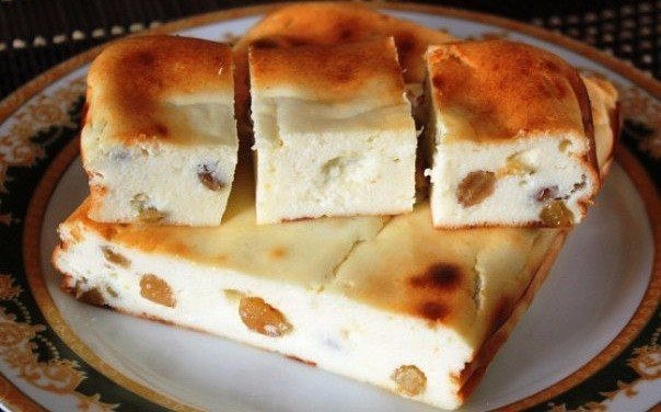 Фантастически вкусная творожная запеканка.Ингредиенты:250 г творога1 ст. ложка сахара0.5 чайной ...