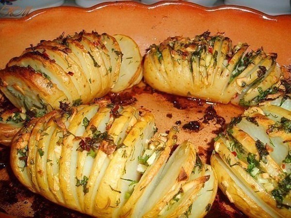 10 самы вкусных рецептов блюд из картофеля. 1) КАРТОФЕЛЬ ПО ФРАНЦУЗСКИИнгредиенты: Картофель - ... - 2