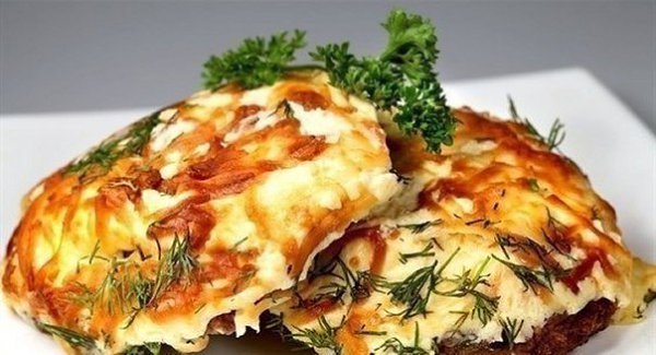 МЯСО ПО-ФРАНЦУЗСКИ С ГОРЧИЧНЫМ СОУСОМ.ИНГРЕДИЕНТЫ: Мякоть свинины — 500 г Лук — 2 головки Помидоры — ...