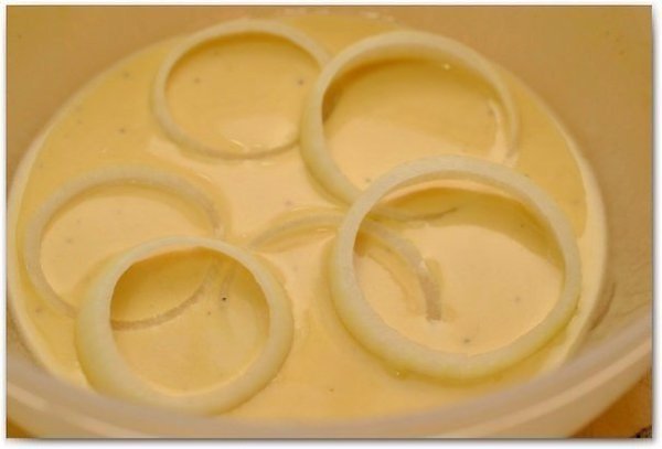 Луковые кольца в кляре.2-3 луковицы,3/4 чашки муки (чашка=250мл),1/2 чашки пива,1 крупное ... - 5