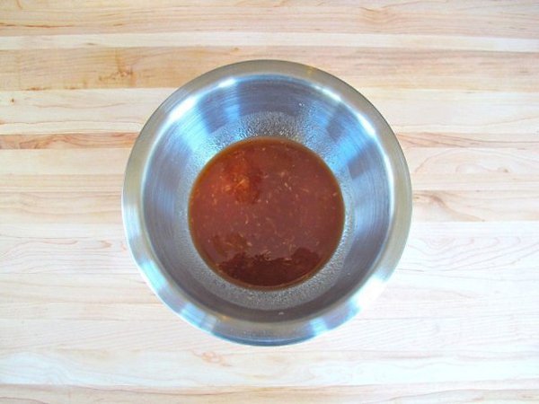 Курица в кисло-сладком соусе по-китайски. Можно есть это блюдо палочками или вилкой – его вкус будет ... - 4