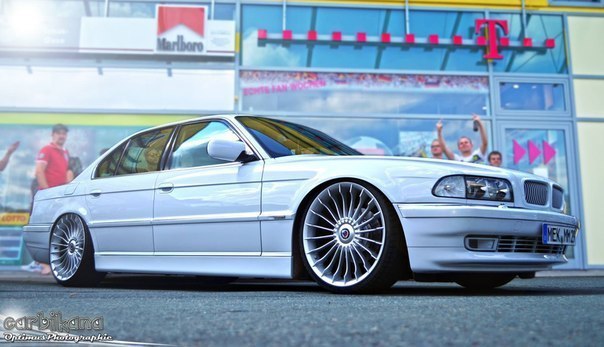 BMW 7 Series E38 - 3