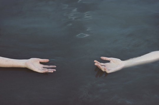 Цените близких при жизни. Слезами мёртвых не поднять.