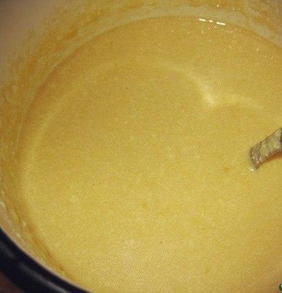 Мясо под сырным соусом.Ингредиенты:Говядина — 1 кгСыр твердый (твердый) — 200 гСливки — 150 млСоевый ... - 6