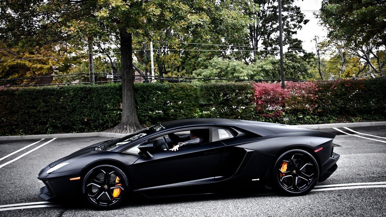 Lamborghini Aventador LP700-4