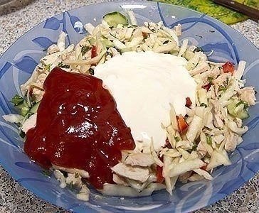 Домашняя шаурма.Ингредиенты:Куриная грудка (или другое мясо) - 1 шт.Капуста - 1/2 вилкаОгурцы - 2 ... - 6