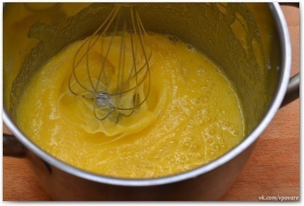 Очень вкусная шарлотка.Ингредиенты:- 2-3 яблока,- 1 чашка муки (чашка 240 мл),- 1 чашка белого ... - 2