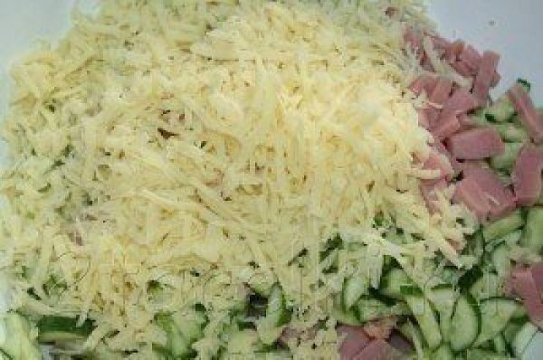 Салат «Неженка».Вкусный праздничный салатик, нежный, но пикантный за счет чесночка.Ингредиенты:400 ... - 3