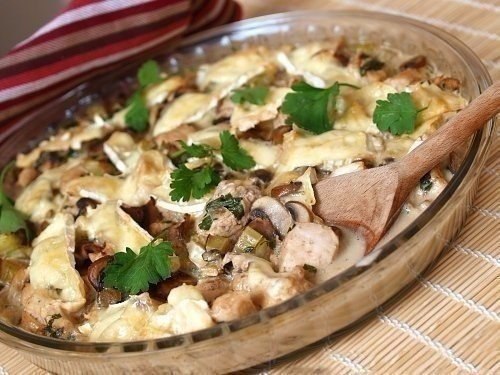 Куриная печень, запеченная под сметаной 167ккал/100г.1кг куриной печени,3 большие луковицы,2 ст. ...