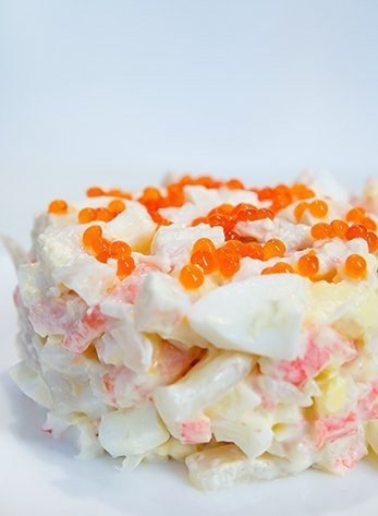9 вкусных салатов! 1.Салат из белокочанной капусты с курицей и яичными блинчиками Состав: Яйца – 2 ... - 2