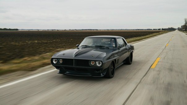 Pontiac Firebird Custom (1969) - 2